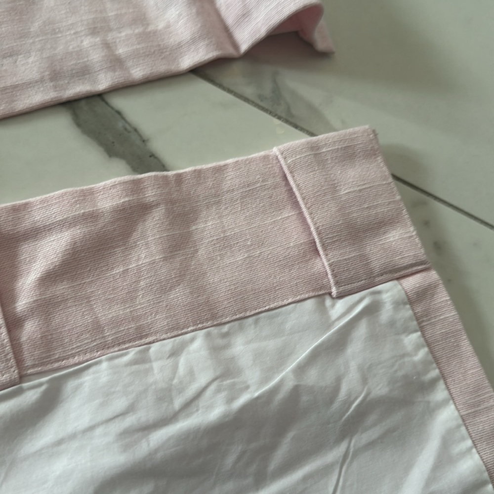 Pottery barn kids two pink blackout valence 17 1/2 * 44 - Picture 6 of 8